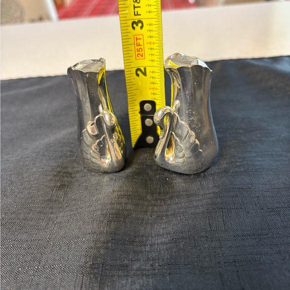 I rage William A. Roger’s Silver -Plated Salt and Pepper Shakers - Picture 5 of 6